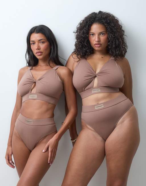 Reign Studio Fuller Bust Maya set in beige, 2 of 3