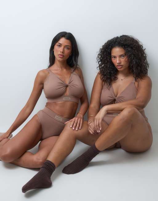 Reign Studio Maya bralette para copas grandes en beige, 5 de 5