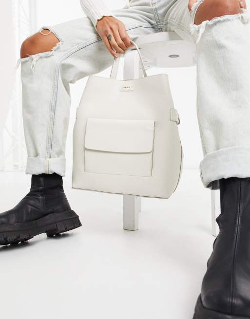 Reiss freya leather bucket bag in off white