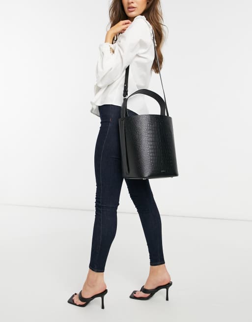 Reiss hudson bucket online bag