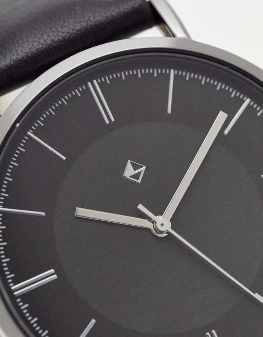 Reloj clásico unisex con esfera monocromática y correa de cuero sintético de ASOS DESIGN, 2 de 4