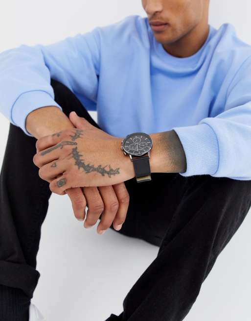 Reloj con subesferas gris oscuro y correa de Saffiano de ASOS DESIGN, 3 de 4