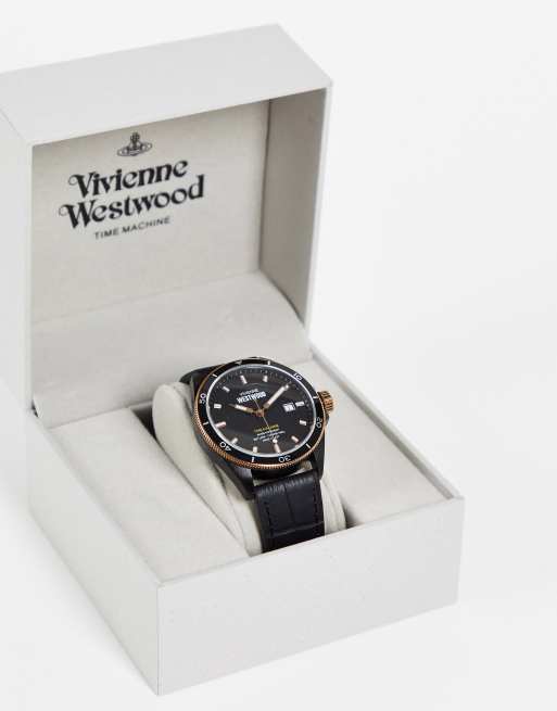 Reloj negro con correa de cuero de Vivienne Westwood, 4 de 4