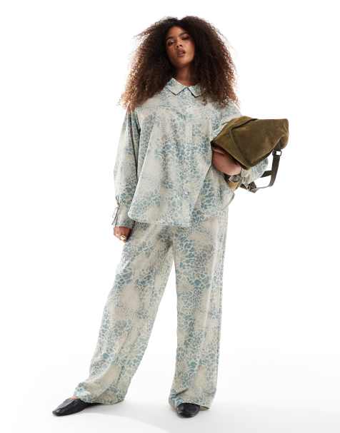 Renée Studio – Exklusives Satinset mit Animal-Print bestehend aus Oversize-Hemd mit Bindeärmeln und Hose mit weitem Bein - view 1