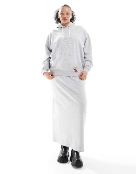Renée Studio – Exklusives Set mit Oversize-Kapuzenpullover mit „I love Renée“-Logoaufnäher und Maxirock in Grau - view 1