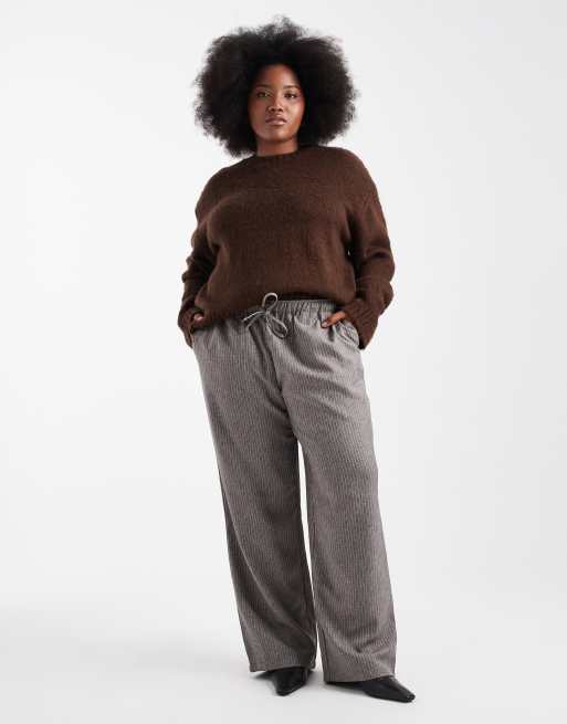 Renee Studio Plus - Chokoladebrun blød strikket oversized trøje med sænkede skuldre og rund hals - Kun hos ASOS, 2 af 4
