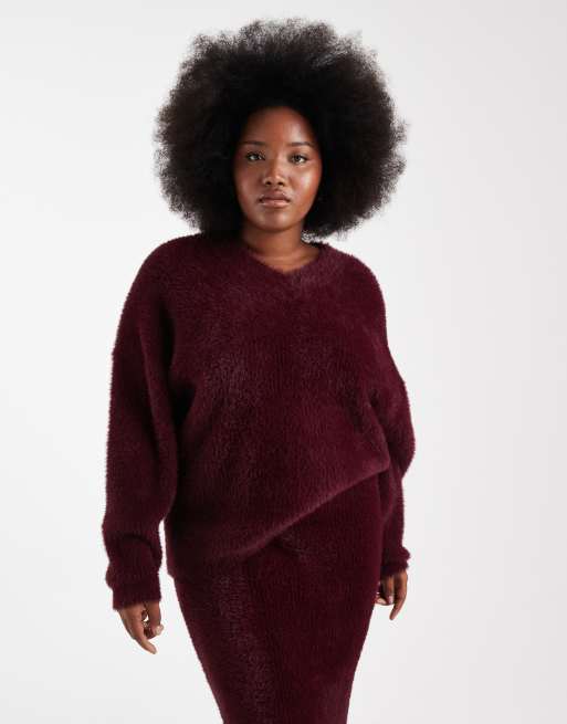 Renee Studio Plus Exclusive – Bordowy puszysty zestaw: sweter z dekoltem w szpic i spódnica maxi, 2 z 3