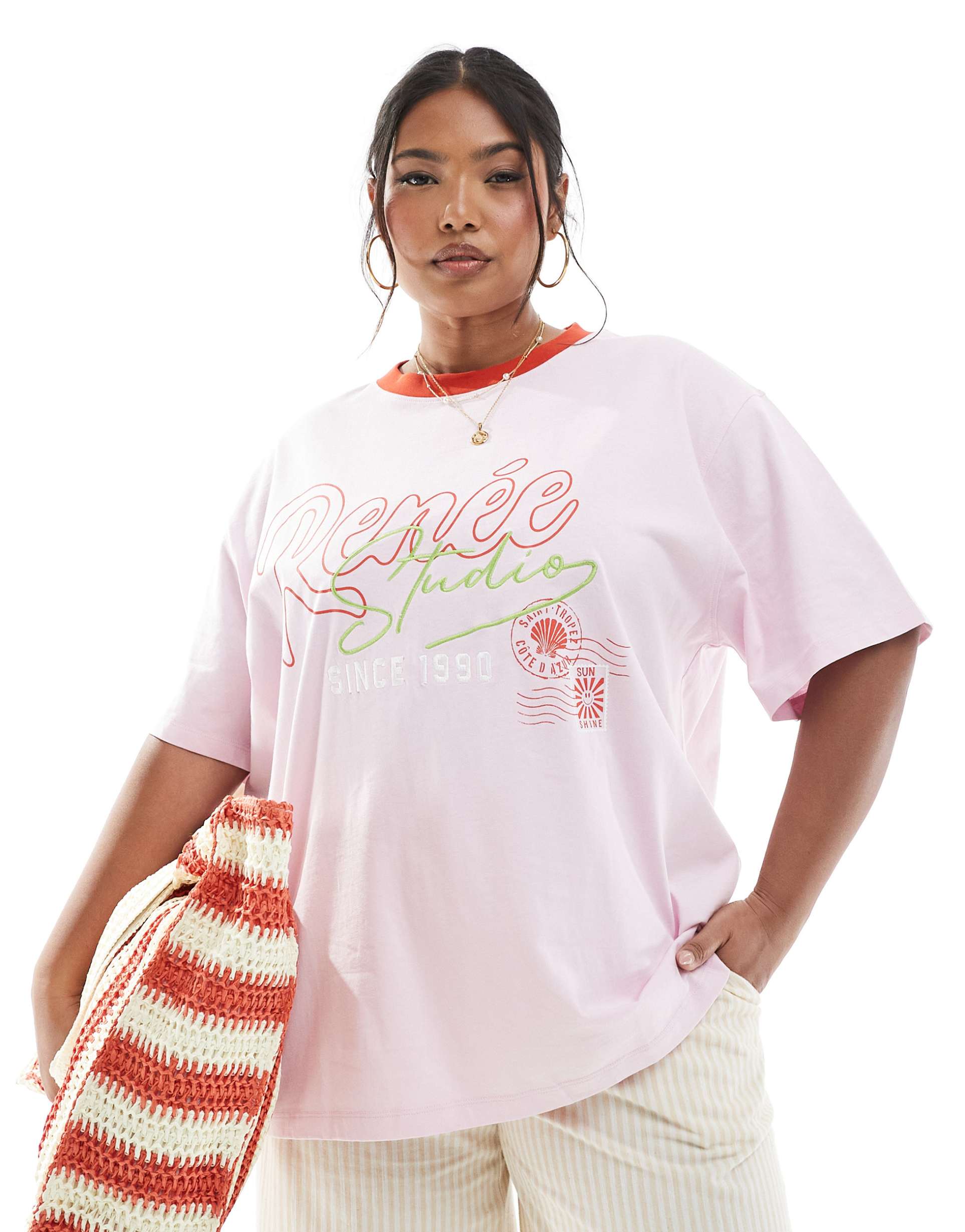 renee studio plus exclusive logo graphic t-shirt in pink and red