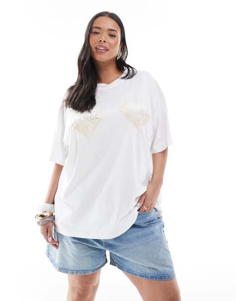Renee Studio Plus exclusive logo pearl shell heart detail t-shirt in white - view 1