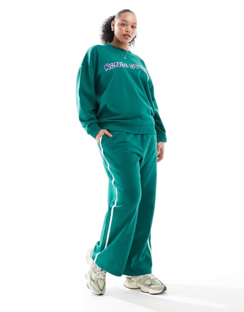 Renee Studio - Plus - Exclusives - Joggingbroek met wijde pijpen, zijstreep en contrasterende gestrikte taille in groen, deel van co-ord set - view 1