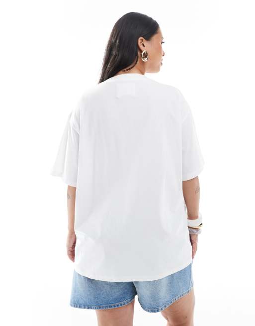 Renee Studio Plus - Exclusivité - T-shirt avec imprimé coquillages nacrés en cœur et logo - Blanc  , 4 de 4