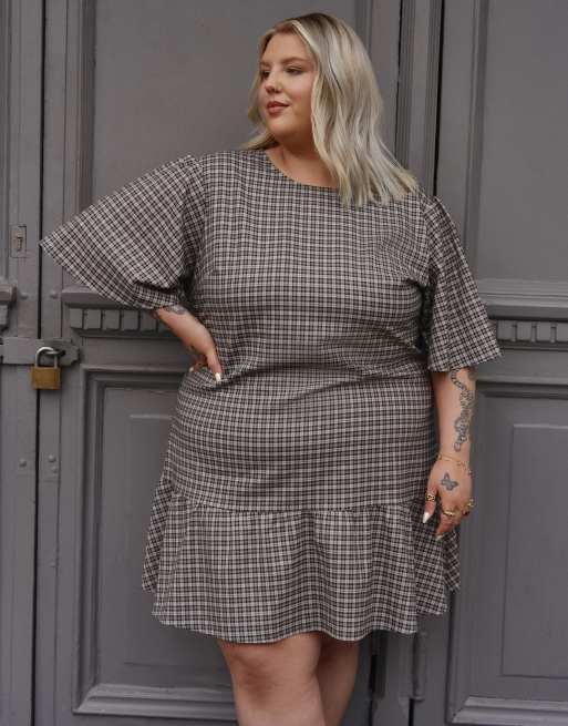  Renee Studio Plus x Holly Wynne exclusive dropped hem puff sleeve mini dress in brown plaid  , 4 of 5