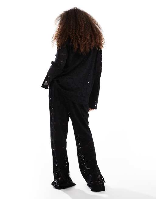  Renee Studio Plus x Michelle Nayla - Exclusivité - Pantalon d'ensemble fendu en dentelle - Noir  , 4 de 5