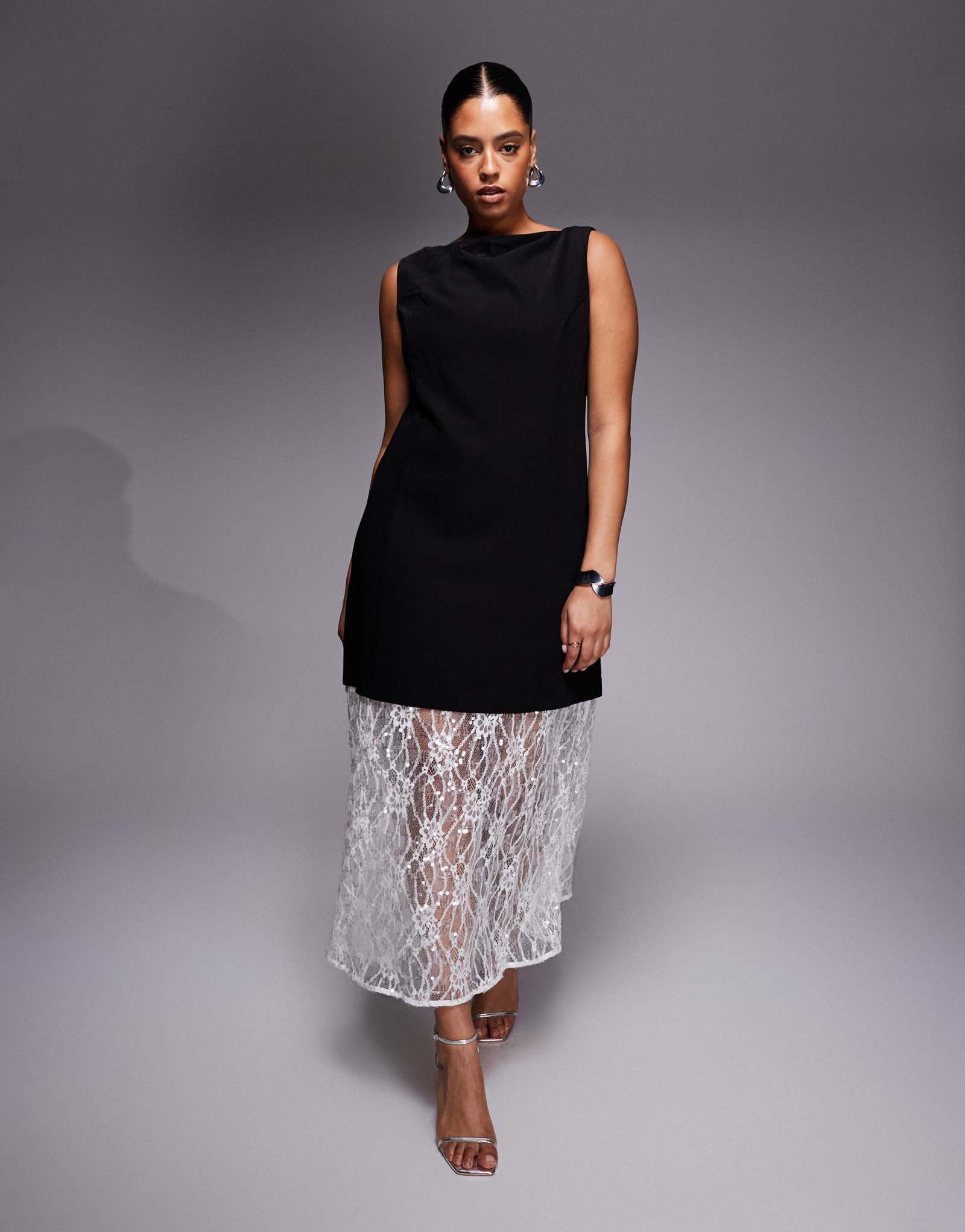 Черно-белое макси-платье Renee Studio со структурированным контрастным прозрачным кружевным подолом