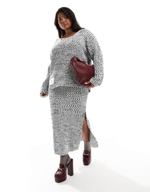 Renee Studio x Holly Wynne - Exclusives - Co-ord set van gebreide trui met lange pasvorm en asymmetrische halslijn en maxi rok in gemêleerd grijs