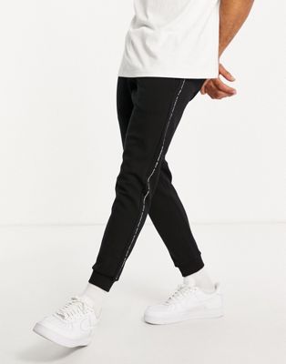 Replay side tape joggers