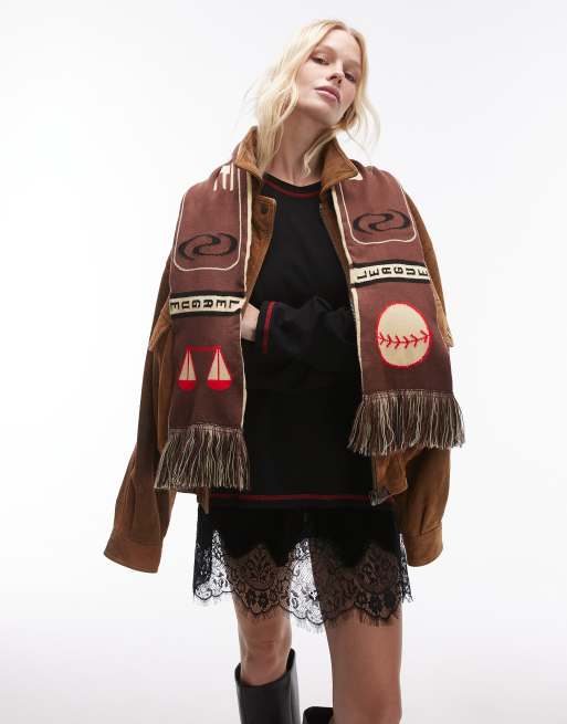 Resume sporty scarf with logo graphics