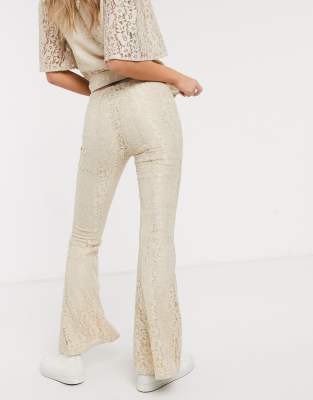 Resume - Tawny - Kanten flared broek in zandkleur | ASOS