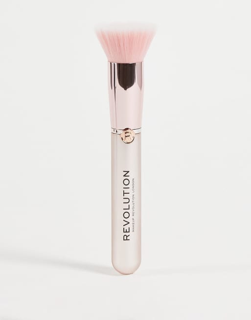 Revolution - Buff & Blend foundationkwast