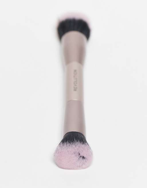 Revolution - Cheek Chisel - Pinceau double embout pour blush et poudre bronzante, 2 de 3