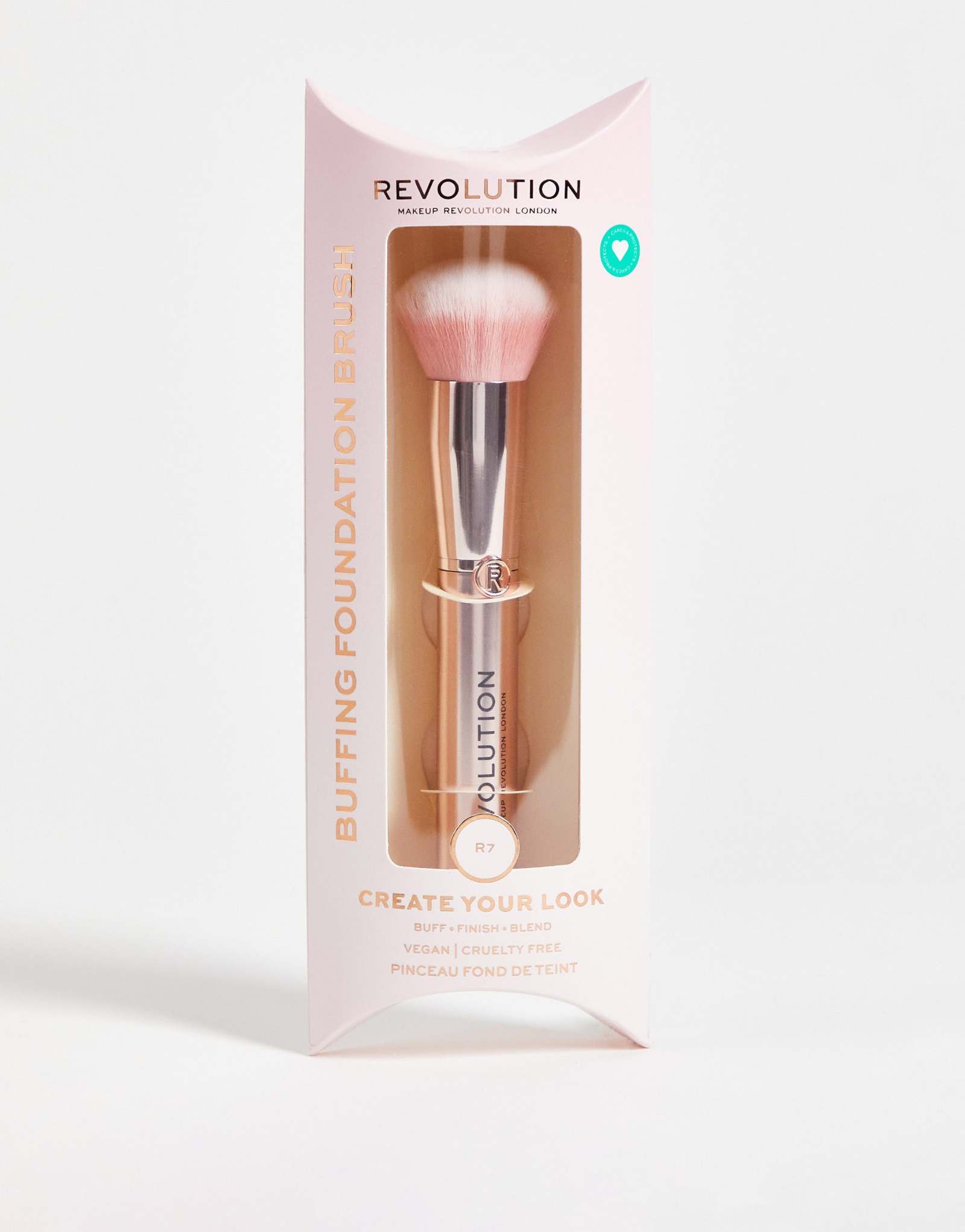 Кисть Revolution Create для полировки тонального крема R7