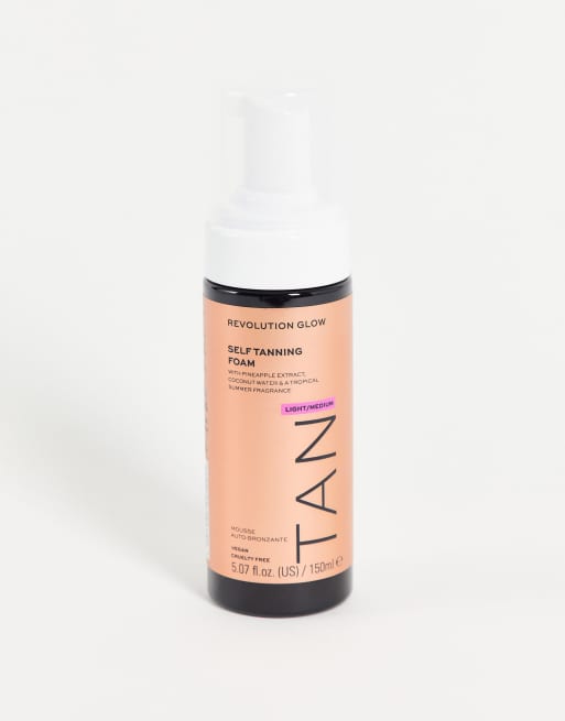 Revolution – Glow Coconut Water & Pineapple Tanning Foam – Brun utan sol - Light/Medium