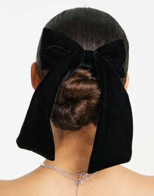 Revolution Hair Revolution Hair Bow Velvet Clip Black-No colour