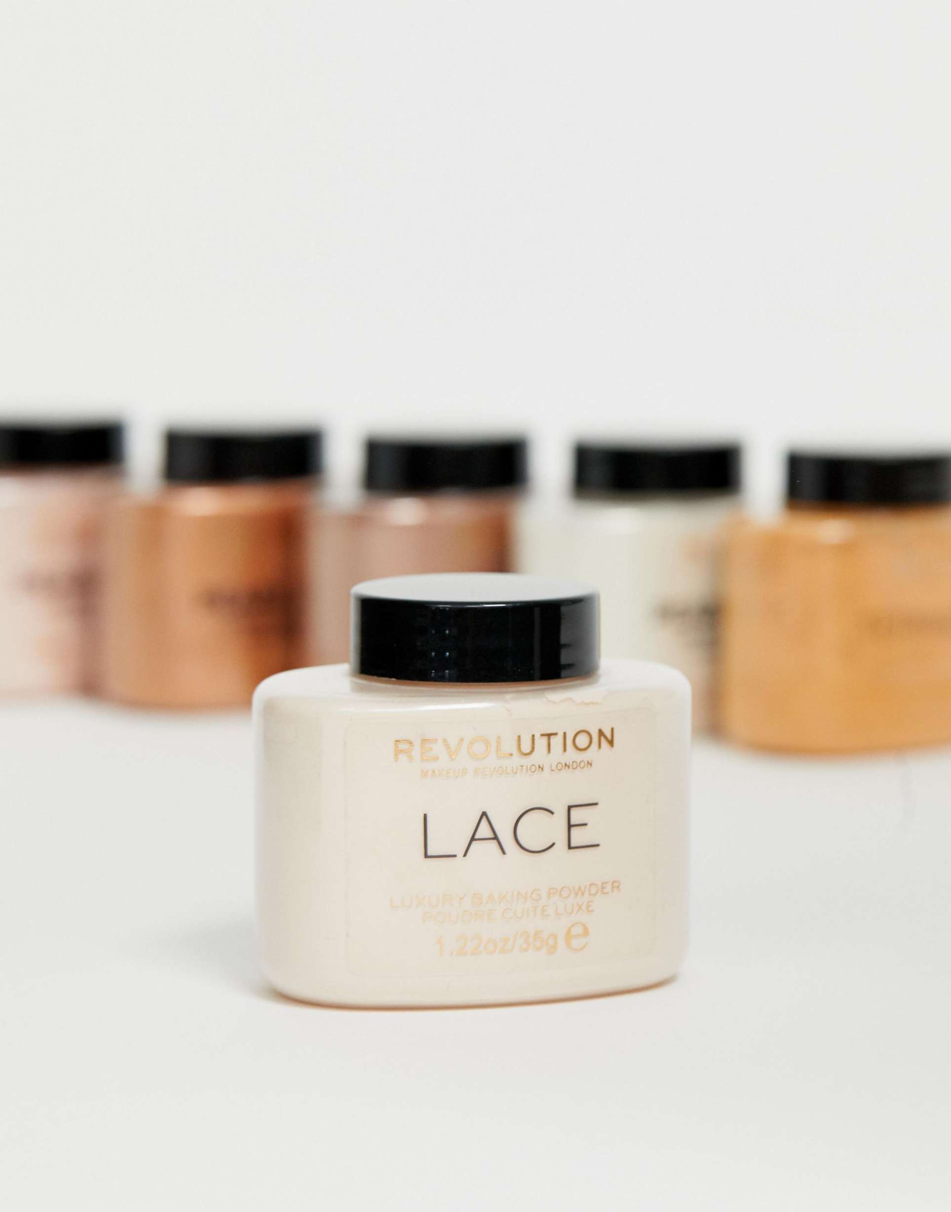 Revolution рассыпчатая пудра luxury baking powder. Makeup revolution рассыпчатая пудра luxury baking powder. флэшбэк от пудры. пудра революшн. пудра рассыпчатая makeup revolution.