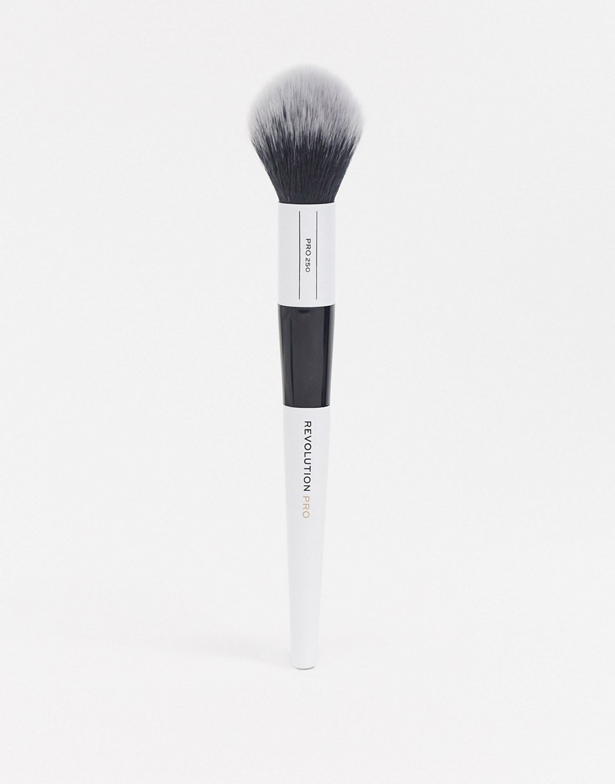 Revolution – Pro Pointed Fluffy Brush – 250 – Sminkborste-Ingen färg