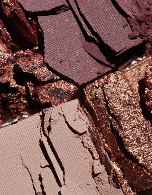 Revolution The Eternal Icon Green Eyeshadow Palette, 3 of 4