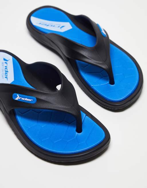 Rider – Cape – Zehentrenner-Sandalen in Schwarz/Blau