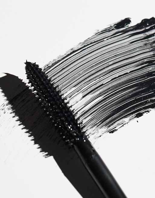 Rímel negro Wrap Lash Tubing de Revolution, 2 de 4
