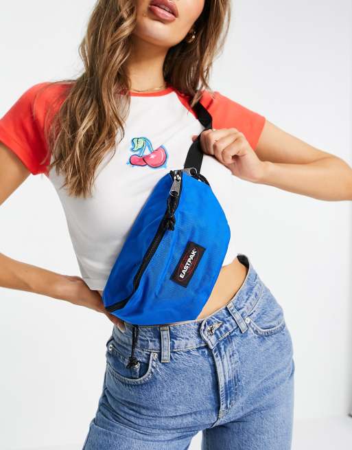 Riñonera azul de Eastpak