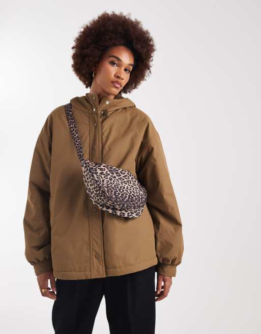 Riñonera con estampado de leopardo de Pieces, 3 de 4