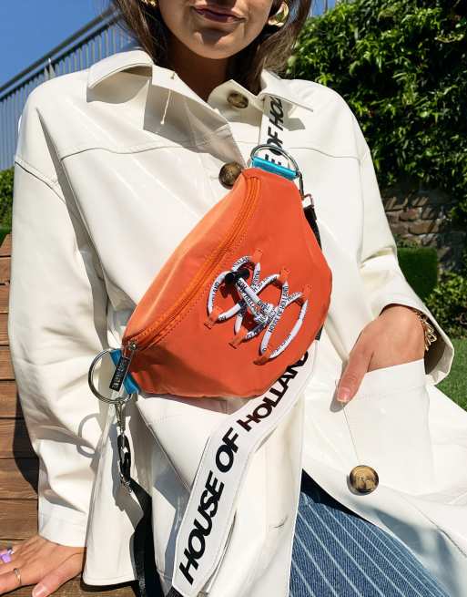 Riñonera estilo bandolera con logo la correa y detalle de cordón de House of Holland | ASOS