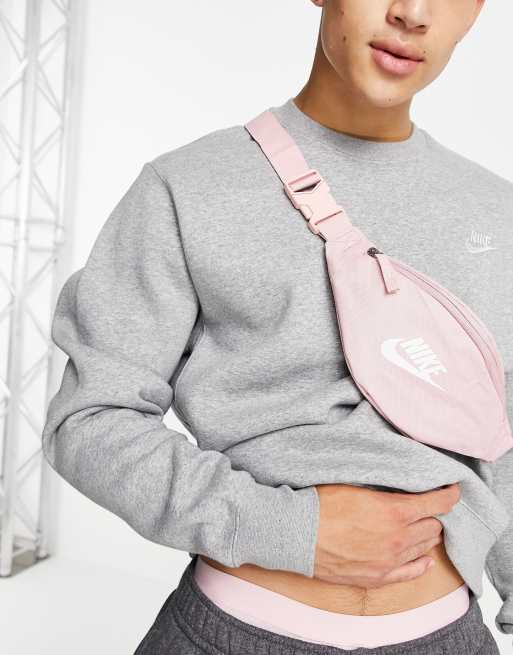 Ri onera rosa con logo iridiscente Heritage de Nike