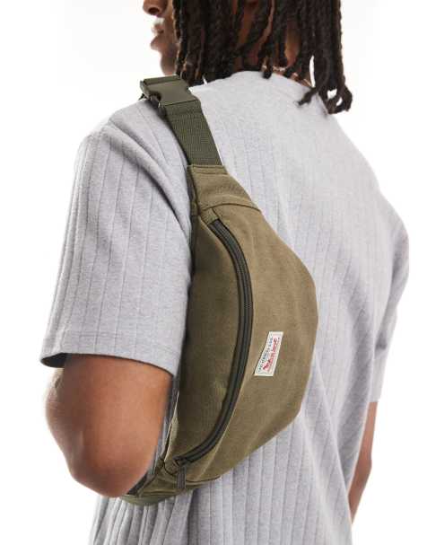 Riñonera verde oliva estilo bandolera con etiqueta del logo de Levi's - view 1