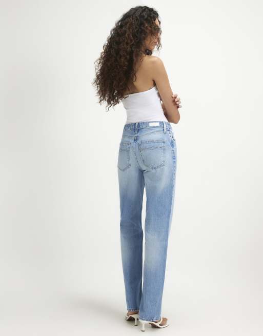 River Island 90s slim straight leg jeans in light blue, 4 of 4
