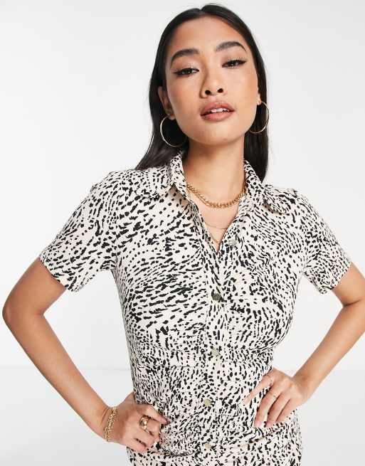 River Island animal print ruched midi shirt dress in black, 3 of 4