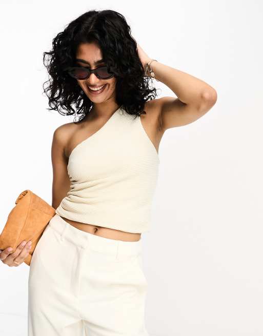 River Island - Asymmetrisk top med plisseringer i cremehvid