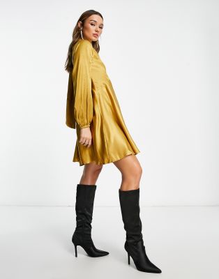 River Island - Ausgestelltes Satin-Minikleid in Gold mit gebundenem Rücken-Goldfarben