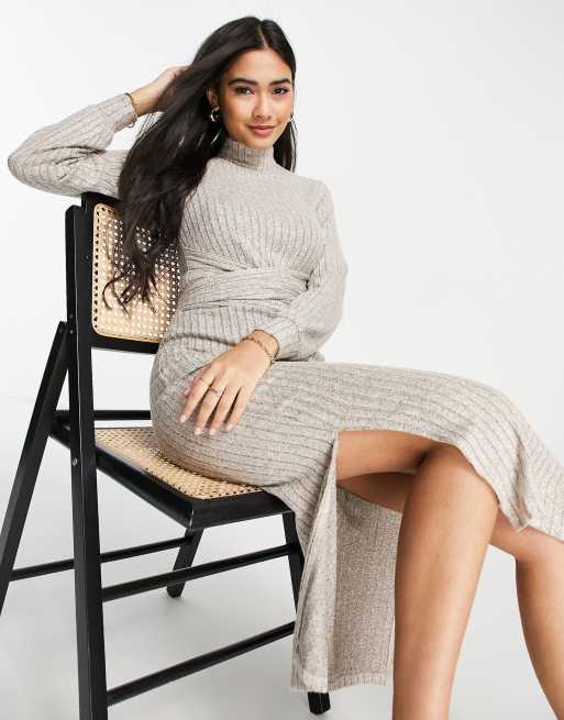 River Island - Behaaglijke hoogsluitende midi-jurk in beige