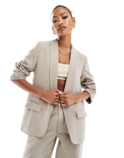 River Island - Beige blazer med opsmøgne ærmer - view 1