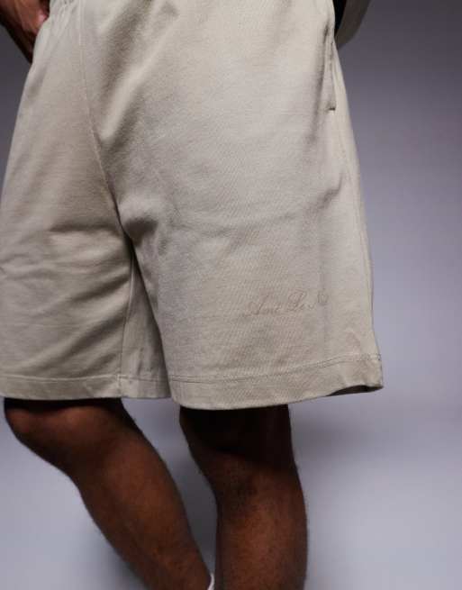 River Island – Beige, mönstrat set med t-shirt och shorts, 3 av 5