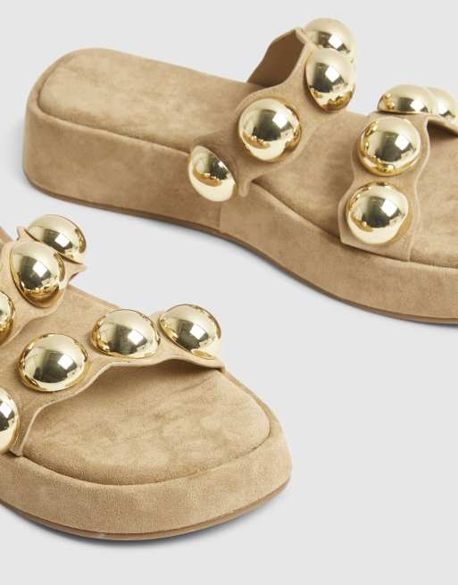River Island – Beige sandaler med nitar och flatformsula, 3 av 4