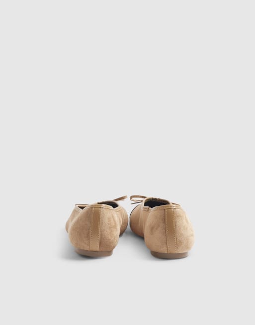 River Island Beige toe cap bow ballet pumps in tan, 4 of 4