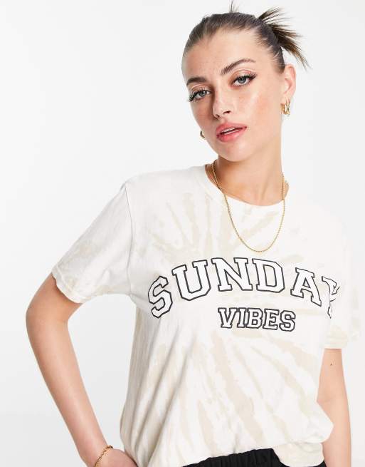 River Island – Beżowy T-shirt o fasonie boyfriend z hasłem „Sunday Vibes“ i efektem tie-dye