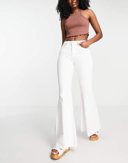 River Island – Białe jeansy dzwony ze średnim stanem