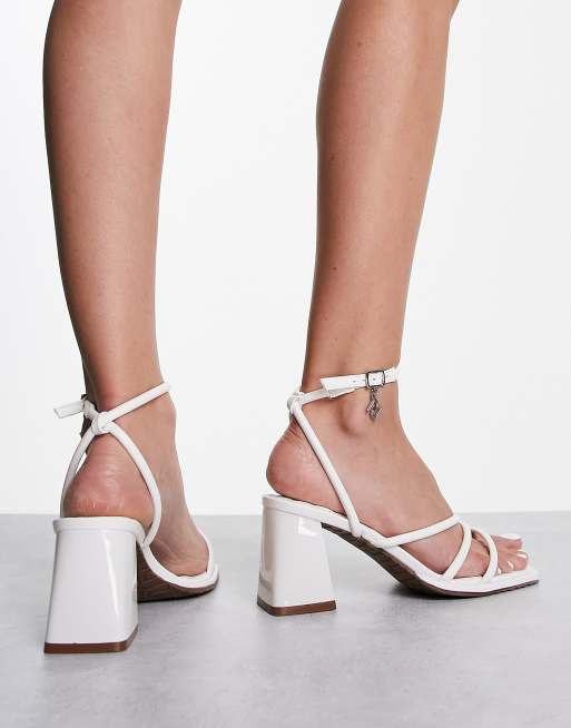 River Island – Białe sandały na obcasie z paseczkami, 2 z 4