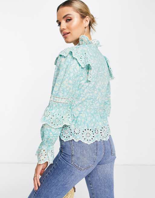 River Island - Blå bluse med flæser i halsen og blomstermønster, 2 af 4